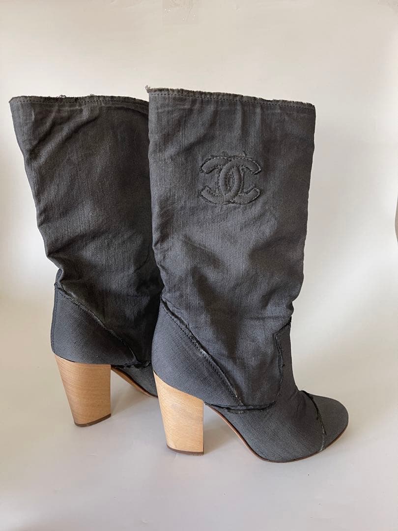 CHANEL グレー ロングブーツ