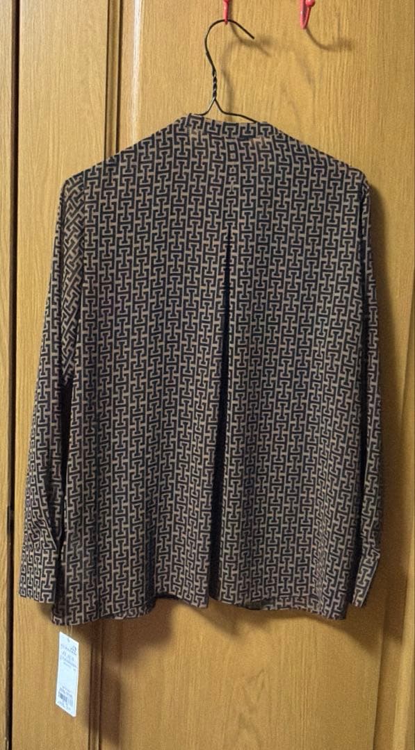 30th ANNIVERSARYモノグラムプリントシフォン バンドカラーブラウス