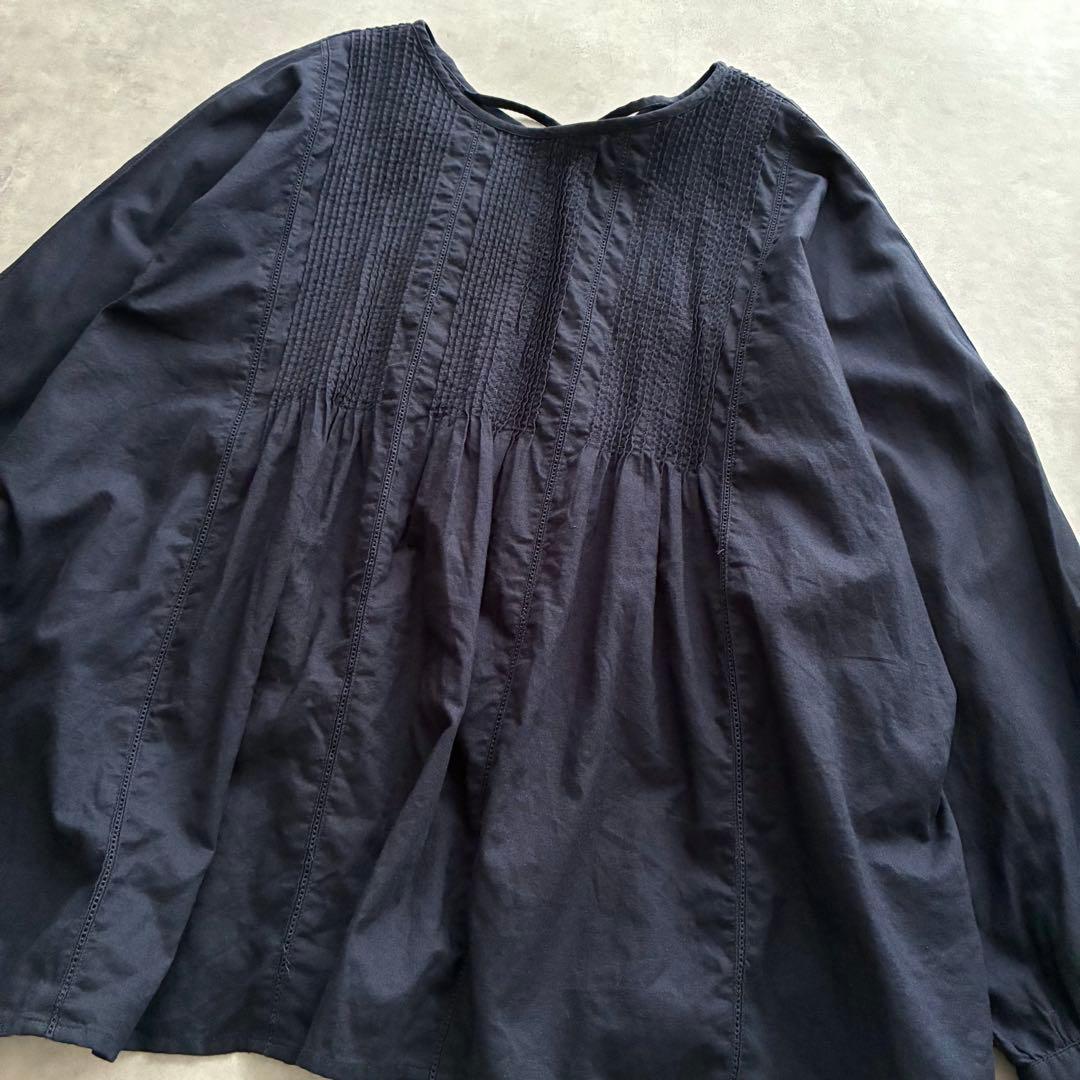 美品 かぐれ コットンドルマンピンタックブラウス 紺 ネイビー