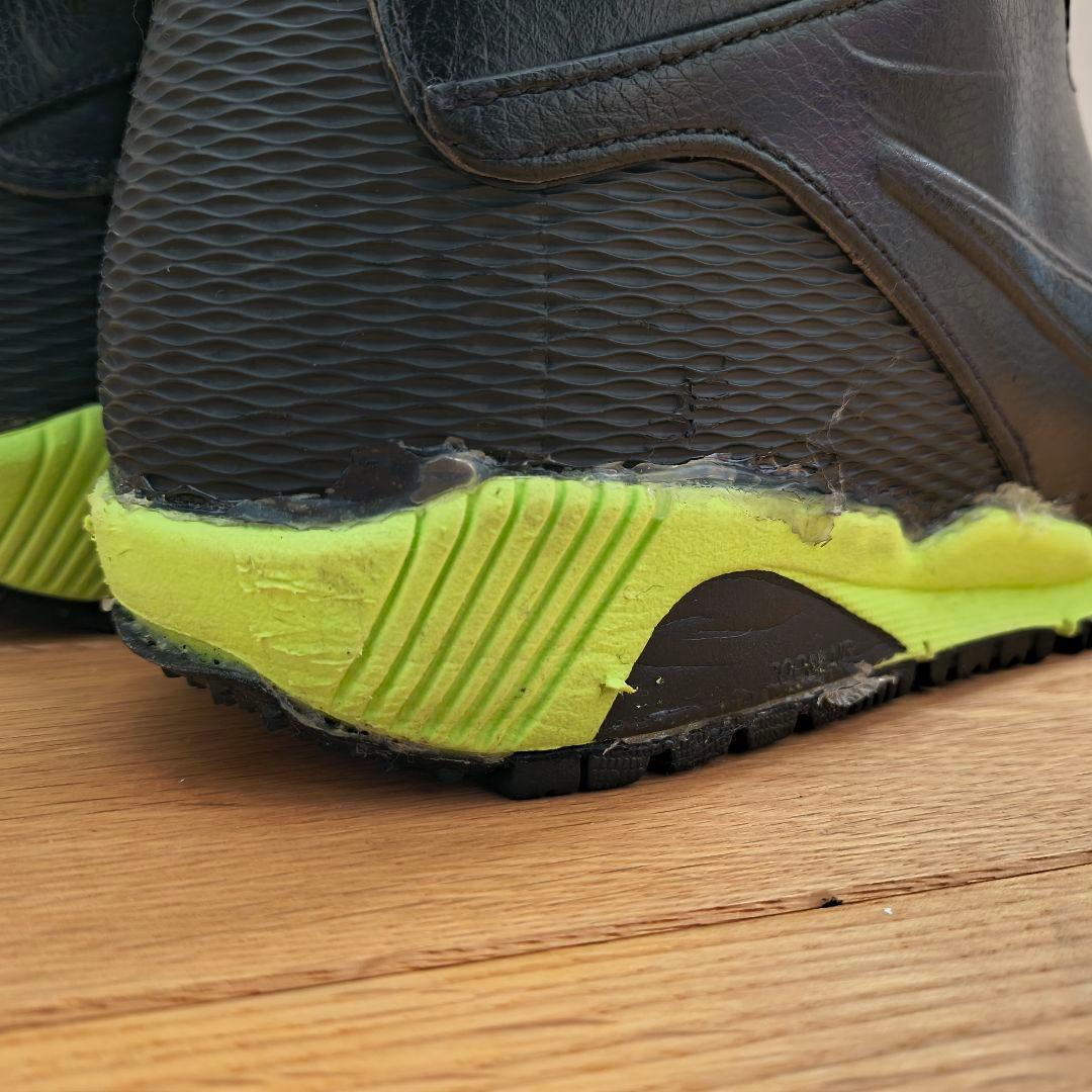 Nike スノーボードブーツ 黒/蛍光イエロー