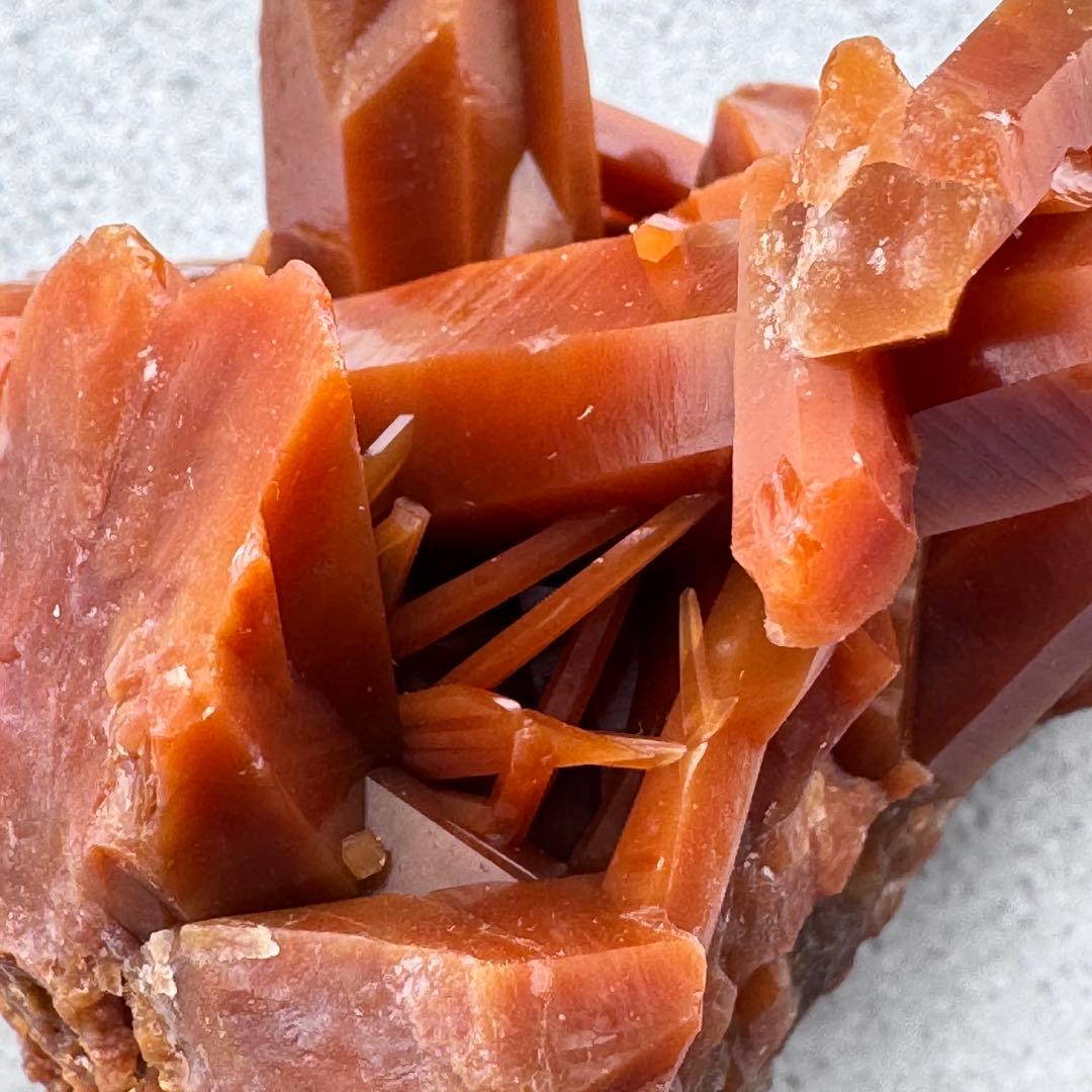 G-58マダガスカル産 赤水晶 クラスター 天然石　レッドクォーツ 希少原石