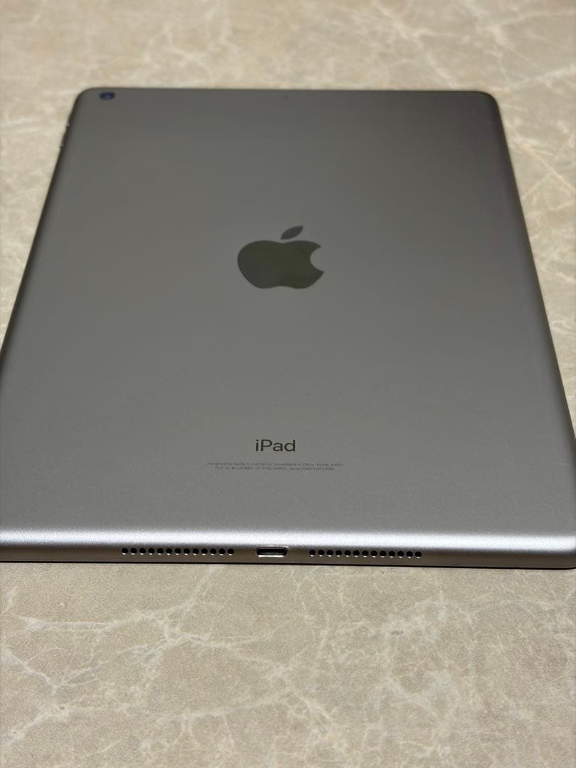 〔中古品〕iPad 第6世代 128GB スペースグレイ Wi-Fi