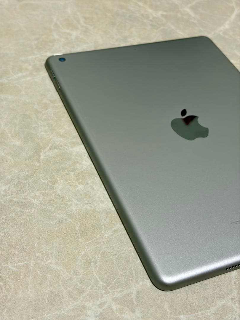 〔中古品〕iPad 第6世代 128GB スペースグレイ Wi-Fi