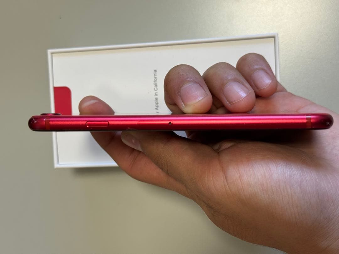 Apple iPhone SE (第2世代) レッド