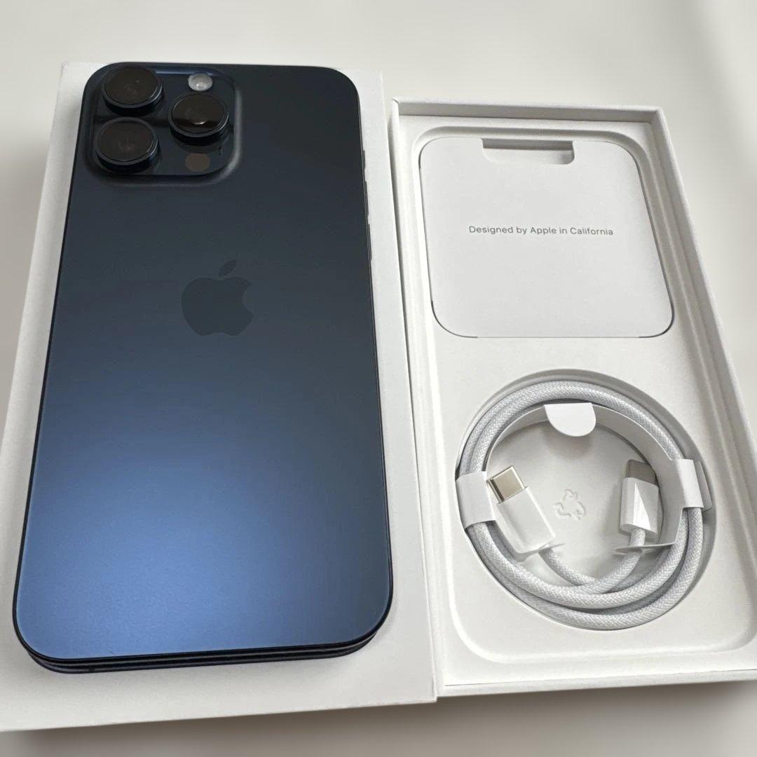 iPhone15 pro max256GB ブルーチタニウム 2025/11購入