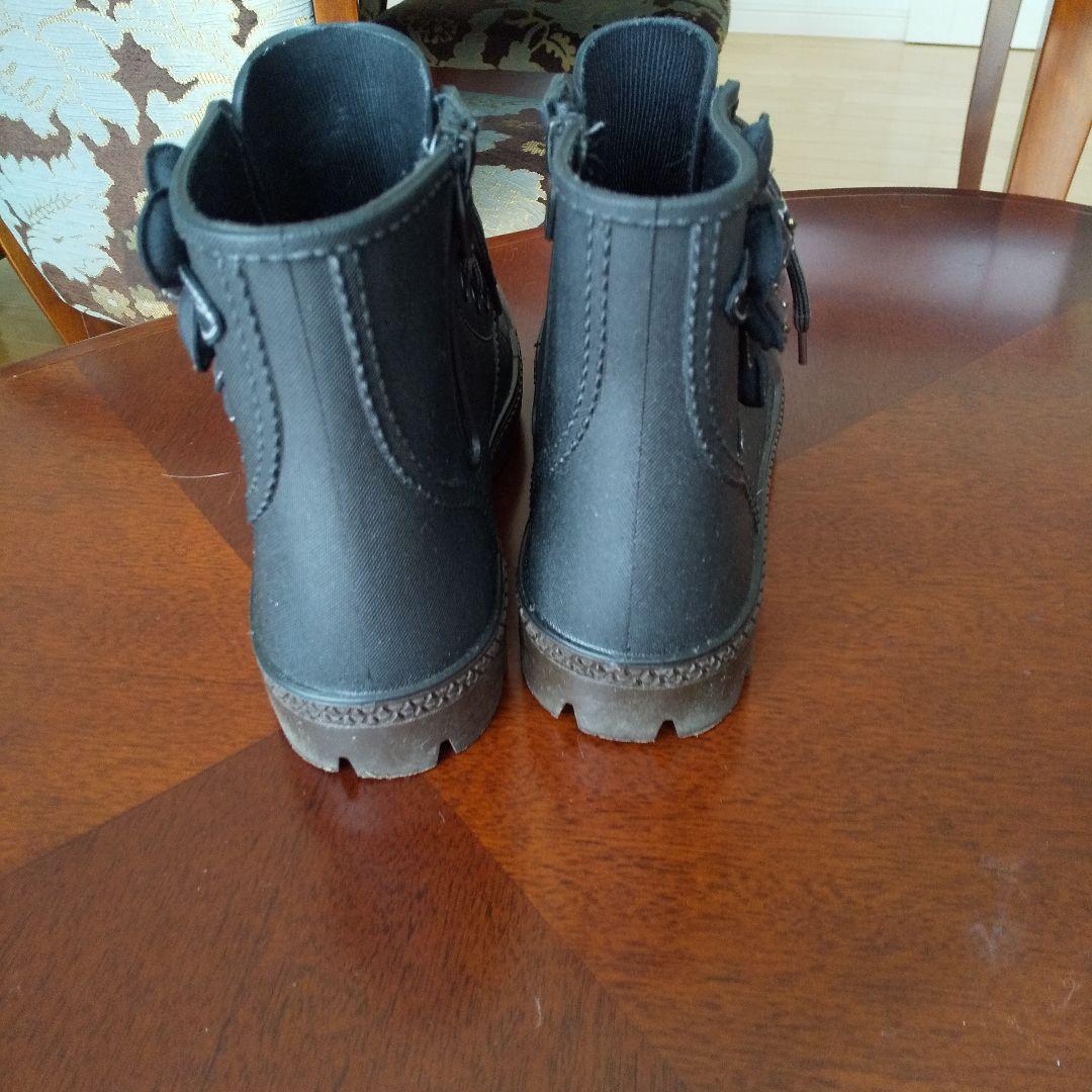 ベルパーチ　花装飾付き黒ハイカットレインシューズ　L