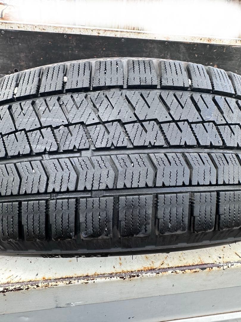 ２０５／６０Ｒ１６　ホイール付スタッドレスタイヤＶＲＸ２　４本セット