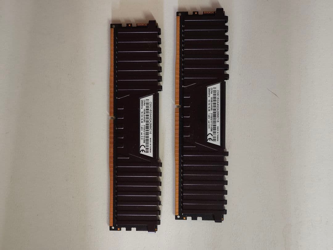 CORSAIR VENGEANCE DDR4 16（8x2）GB 2666MHz