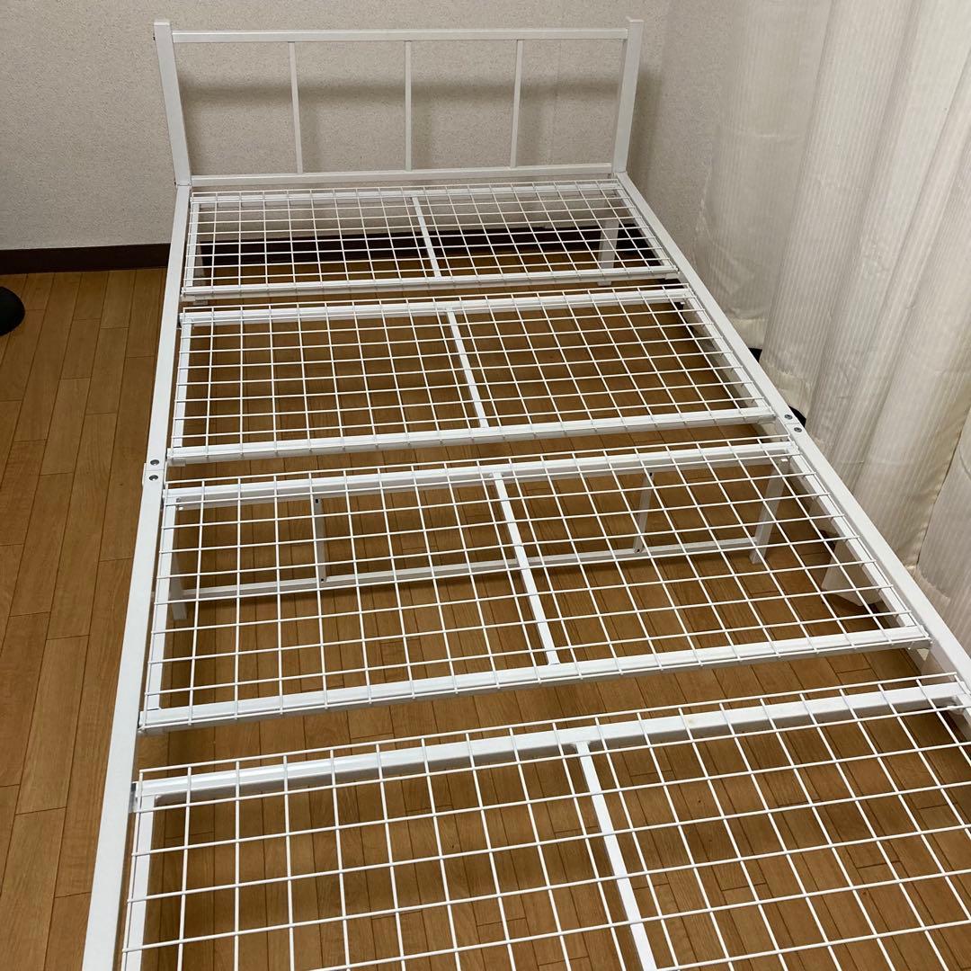 ニトリ バジーナ ホワイト シングル ベッドフレーム パイプベッド