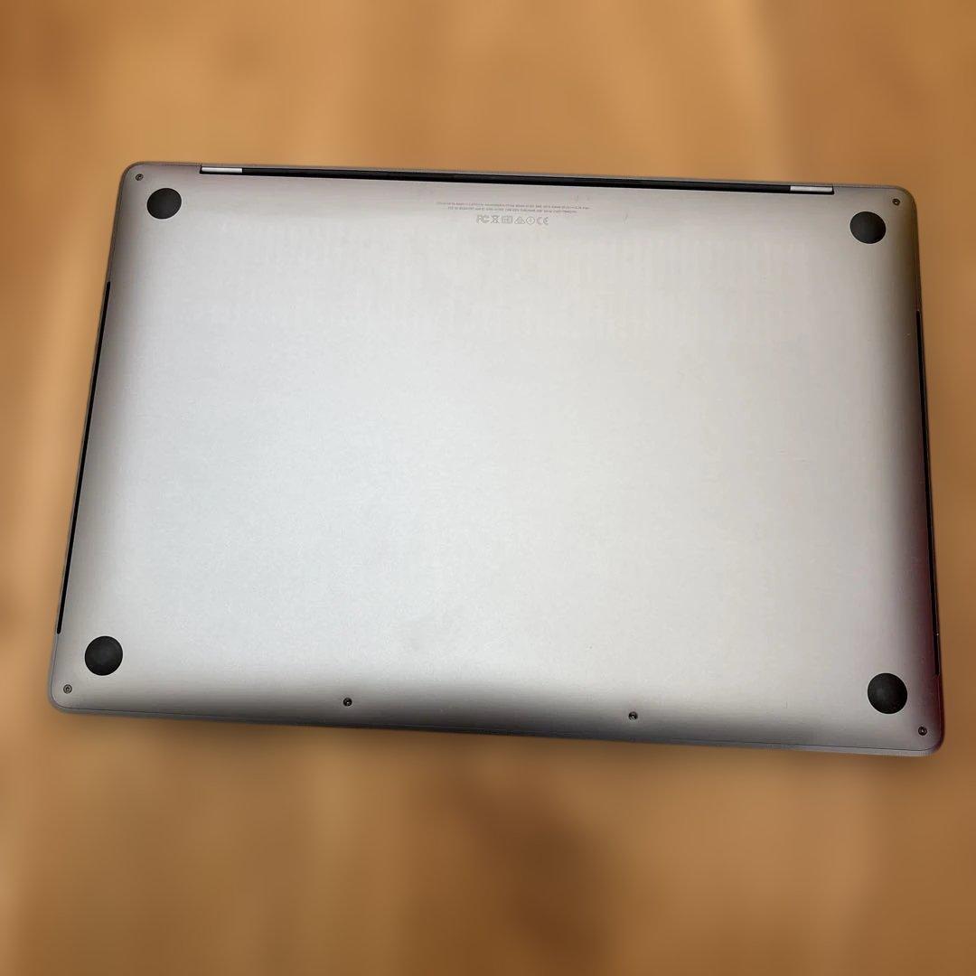 MacBook Pro 15インチ2016 Touch Bar i716GB