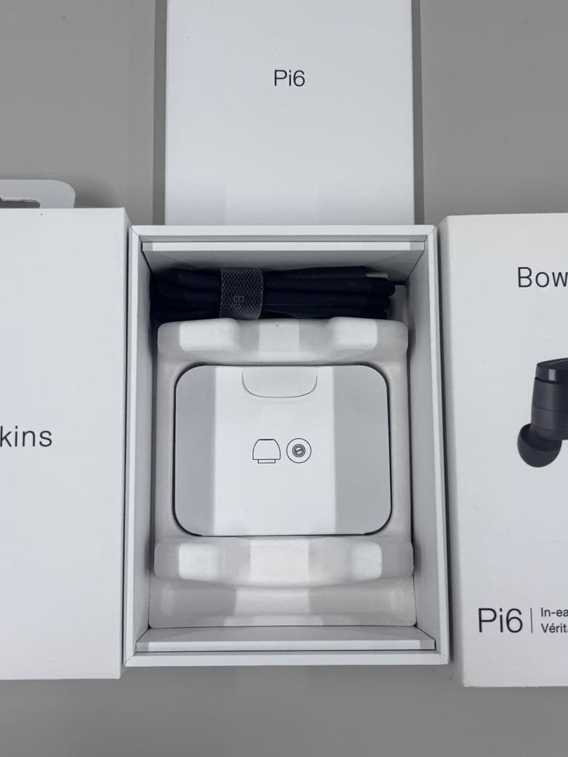 Bowers & Wilkins Pi6 完全ワイヤレスイヤフォン（予約済み）
