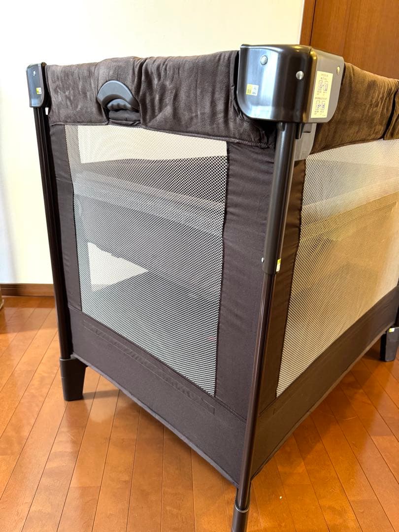 【美品】アップリカ ココネル エアー プラス チョコレートブラウン ベビーベッド