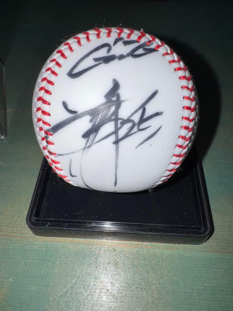 岡本和真選手 直筆サイン