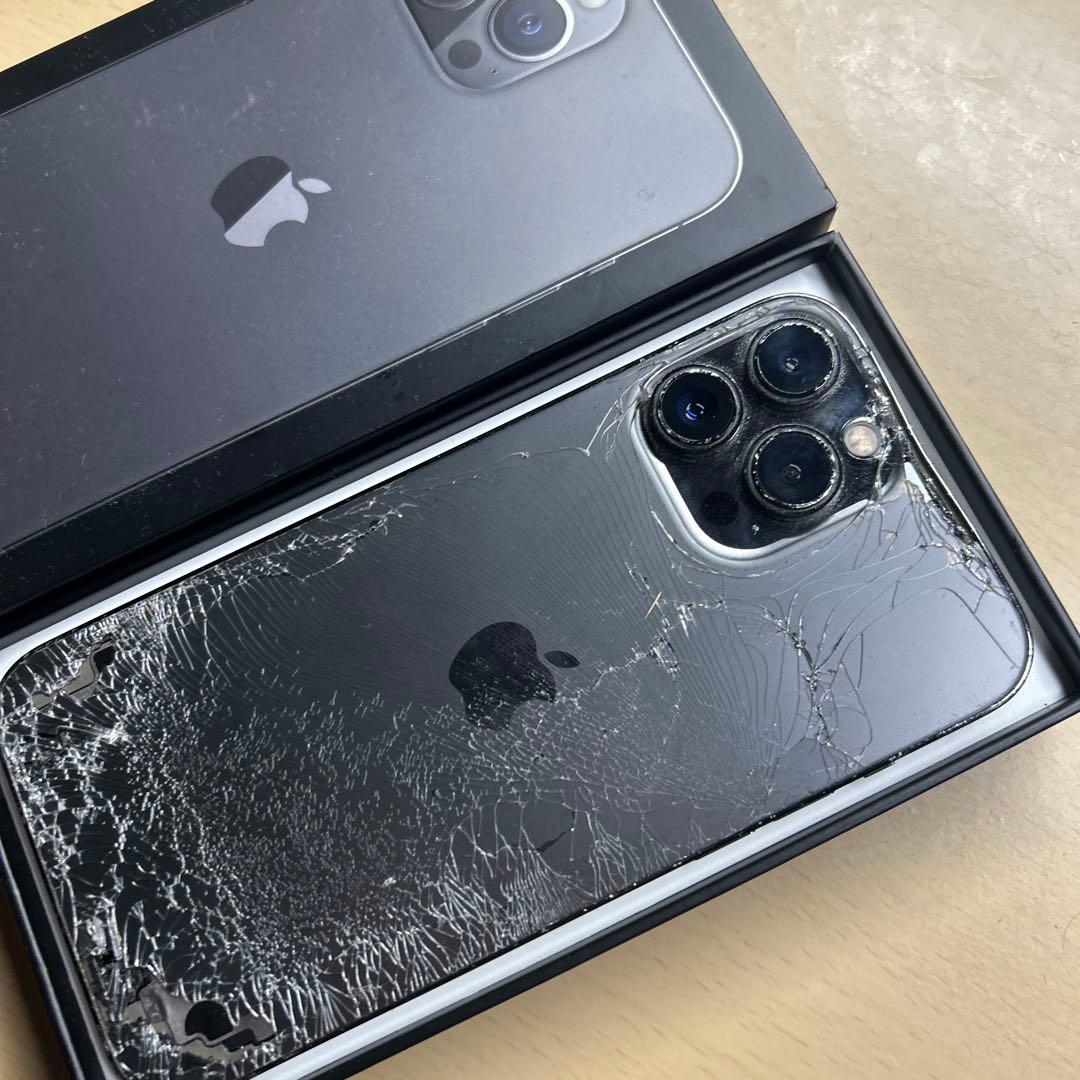 iPhone13 Pro Max 256GB SIMフリー　背面割れあり