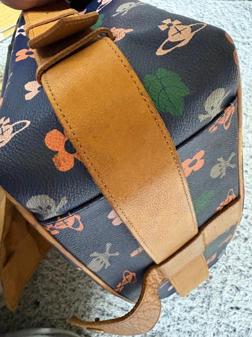 希少ヴィヴィアンウエストウッド ペイガンモノグラム柄 ショルダー 廃盤モデル