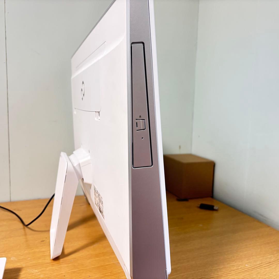 富士通　Windows11・Office搭載　高性能★一体型PC FH52/A3