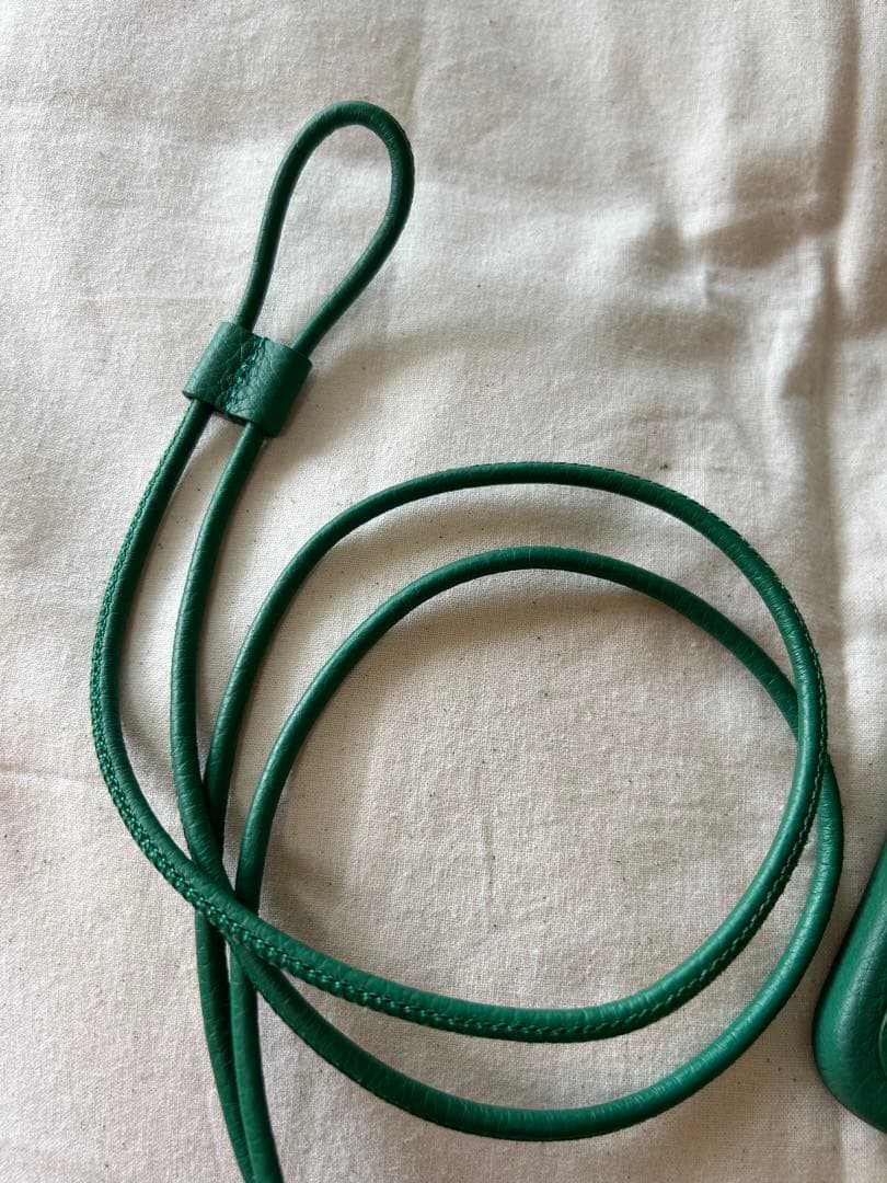 MAISON de SABRÉ グリーン iPhone14ストラップ付ケース