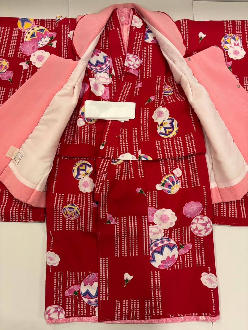 七五三　3歳女の子　着物・被布セット　赤とピンク　可愛い手鞠　桜　鹿子柄　新品
