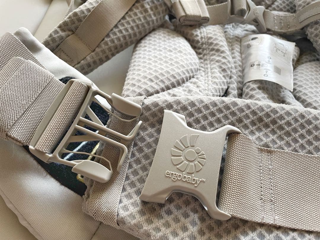 抱っこ紐　エルゴ　オムニ ブリーズ　パールグレー メッシュ