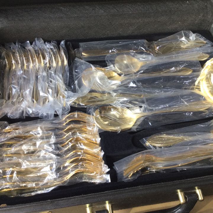 ドイツ　ゾーリンゲン カトラリー セット 70本　SBS社　23/24金