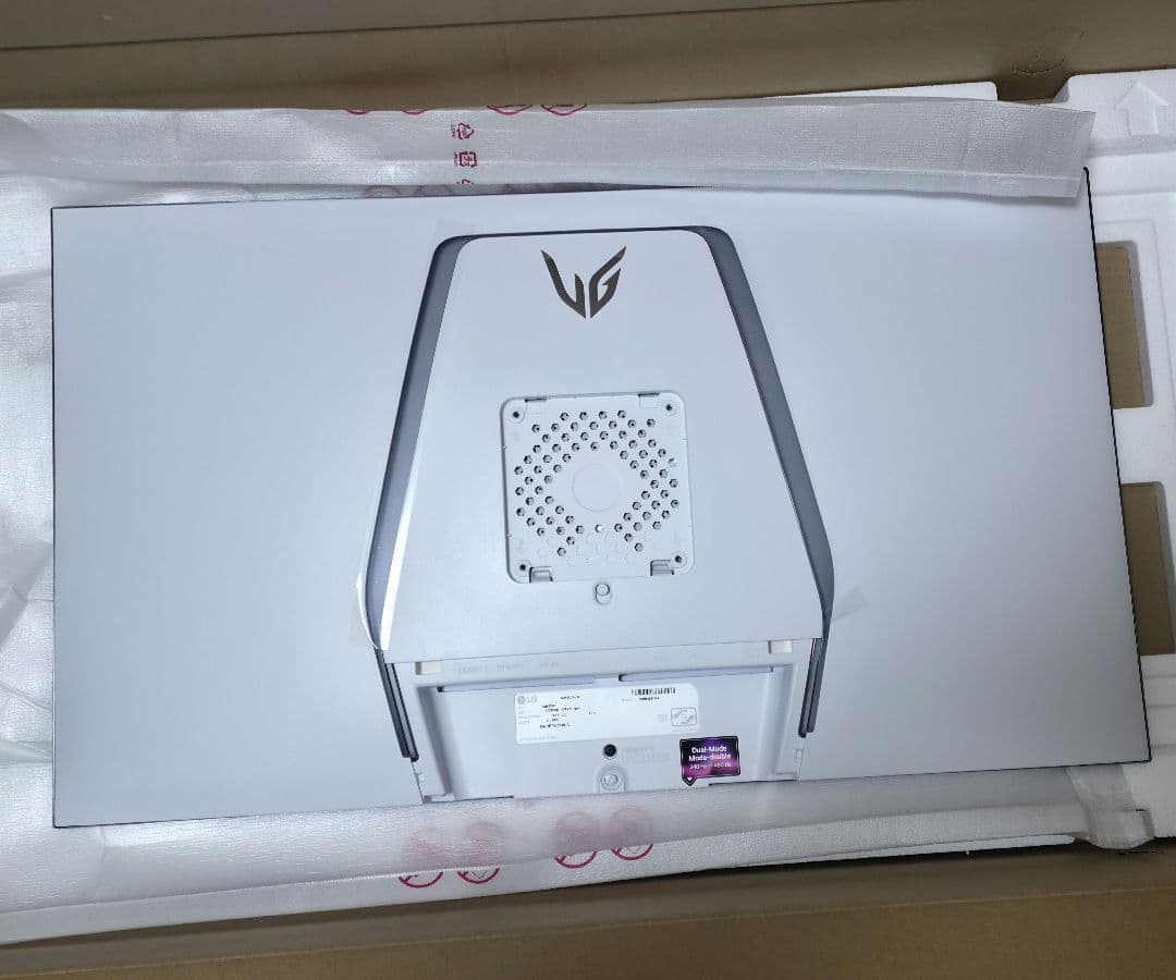 lg 32GS95UV-W 31.5インチ 4k240hz ゲーミングモニター