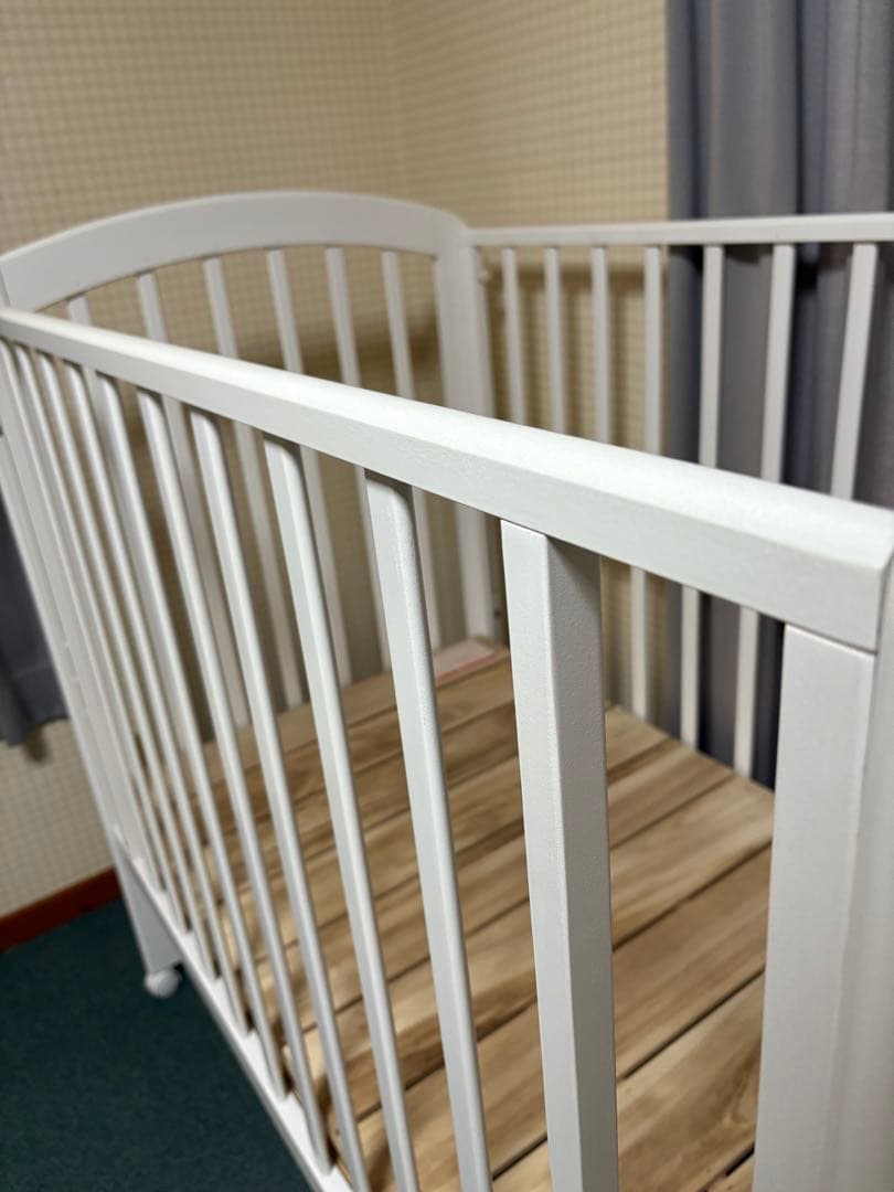 カトージ　ハイポジション ベビーベッド　すのこ、マットレス付