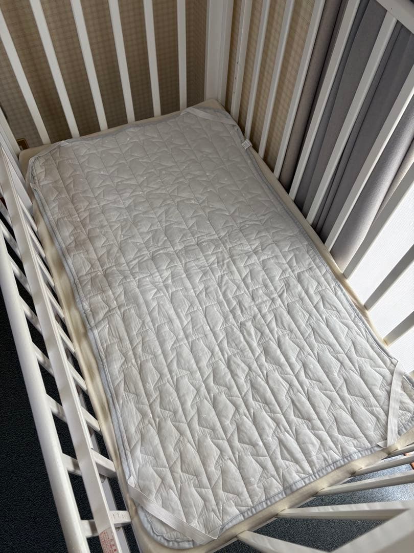 カトージ　ハイポジション ベビーベッド　すのこ、マットレス付