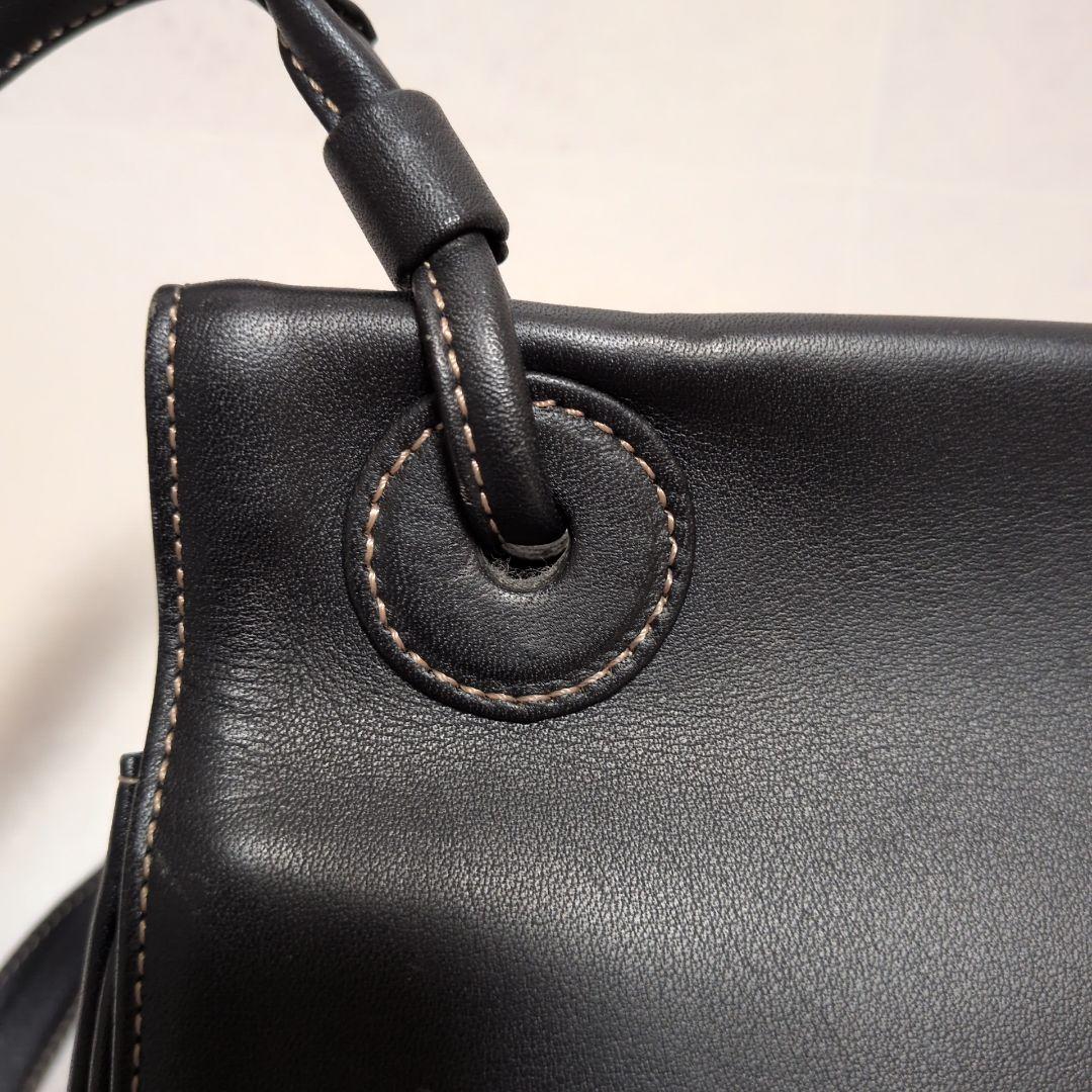 イッセイミヤケ ISSEY MIYAKE レザーショルダーバッグ 黒 本革