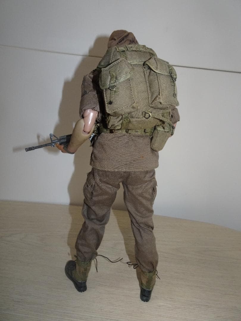 ホットトイズ ボブ・バーンズ軍曹 1/6スケール ルーズ