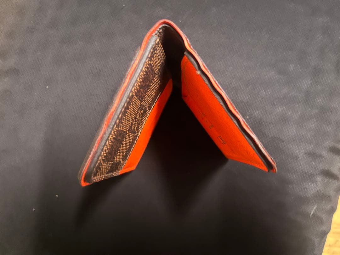 ルイヴィトン二つ折り名刺入れ