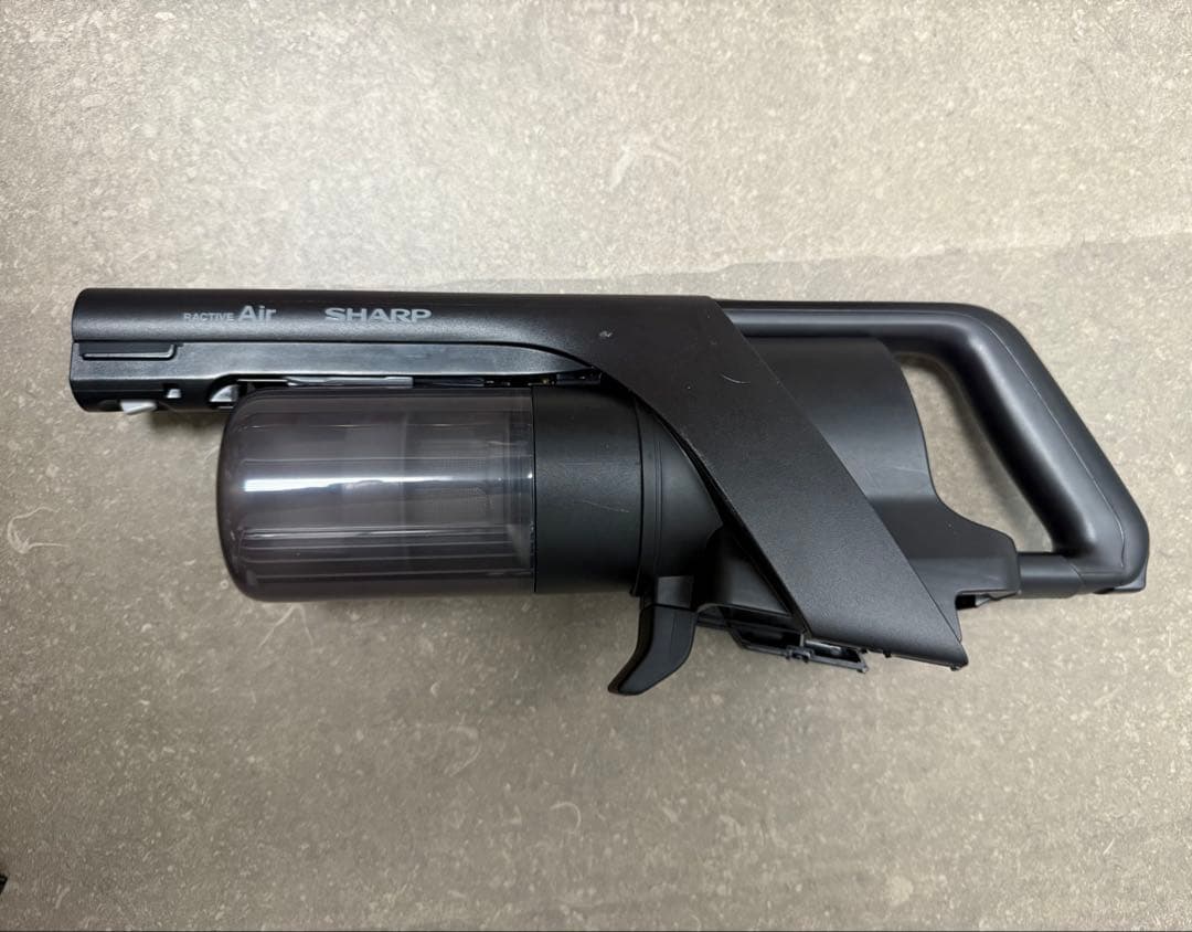 シャープ◇コードレススティック掃除機 RACTIVE Air EC-FR11-B