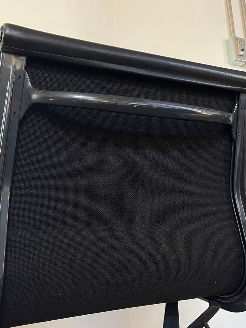 ハーマンミラー イームズ ソフトパッド チェア ブラック