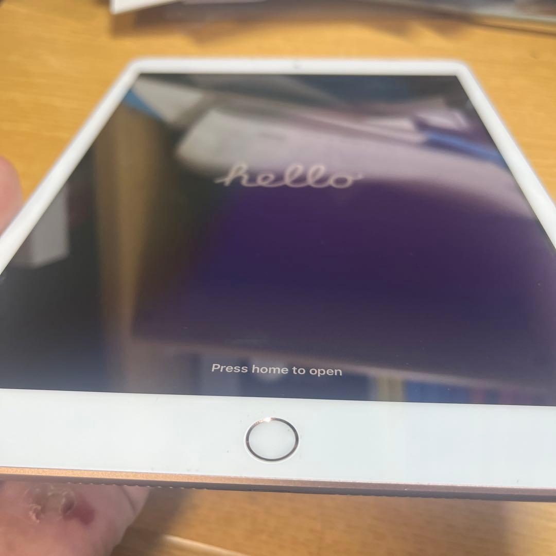 iPad8 ゴールド 本体 動作確認済み