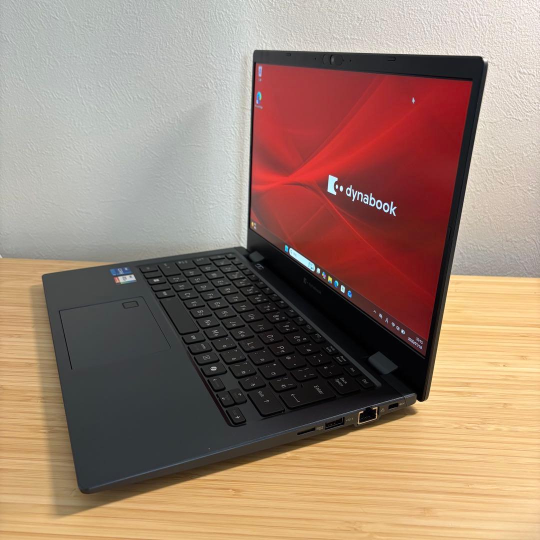 美品 東芝 2025年モデル 第13世代 i7 32GB/512GB 軽型