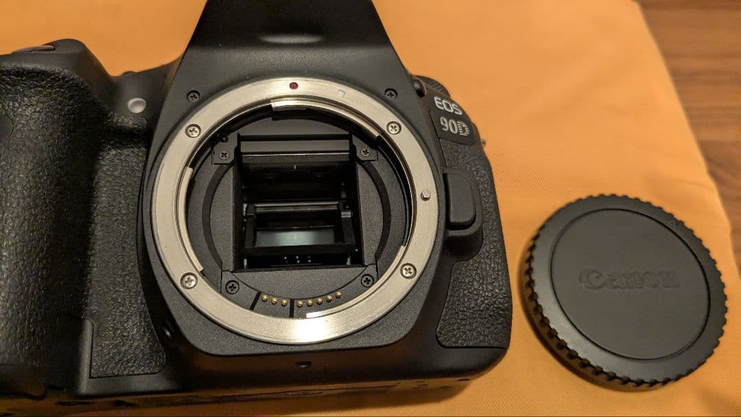 Canon EOS 90D ボディ バッテリー・チャージャー・ストラップ・説明書