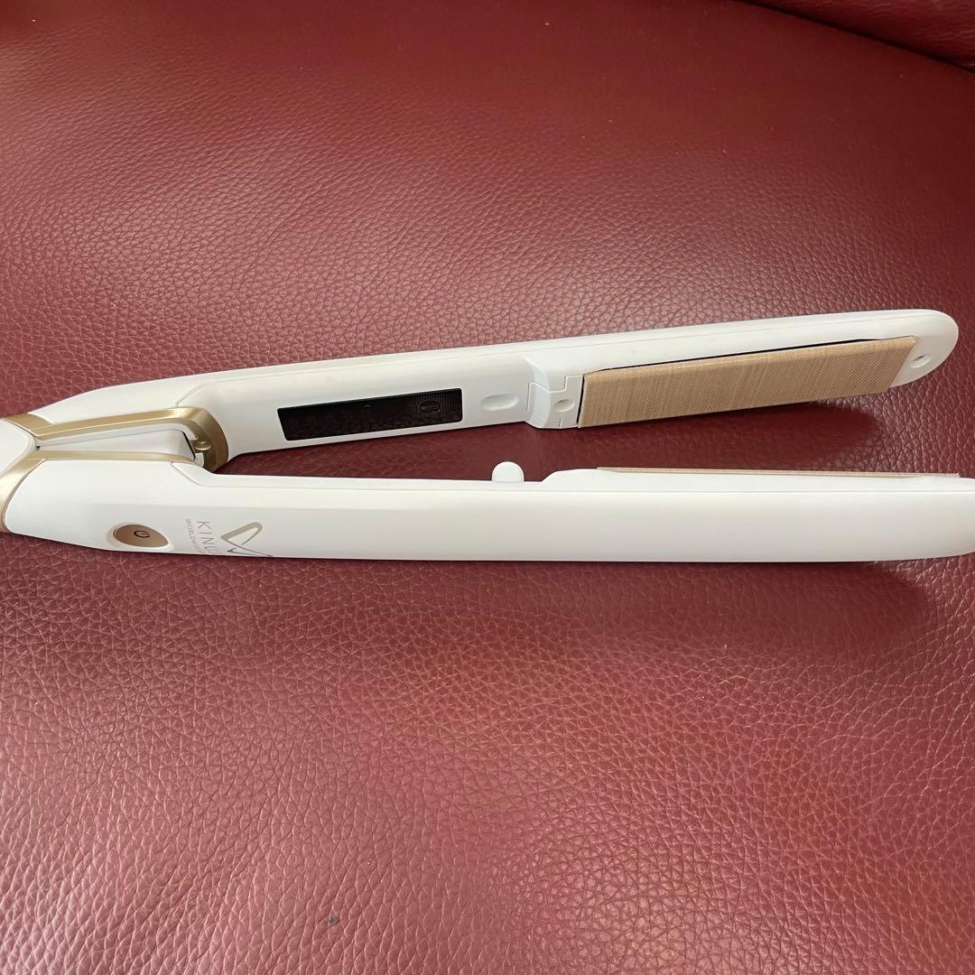 KINUJO　ホワイト ストレートヘアアイロン　中古品