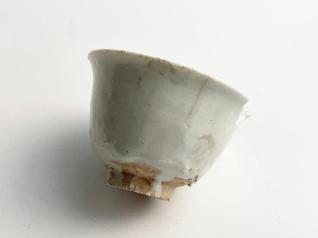 骨董　アンティーク　初期伊万里　白磁盃　杯　酒器　酒盃　残欠　出土　発掘