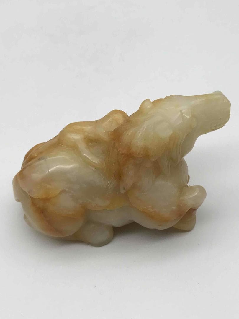 漢時代　和田玉　瑞獣　瑞馬と猿　馬上封候　神駿　玉彫り　古玉石(F-30)