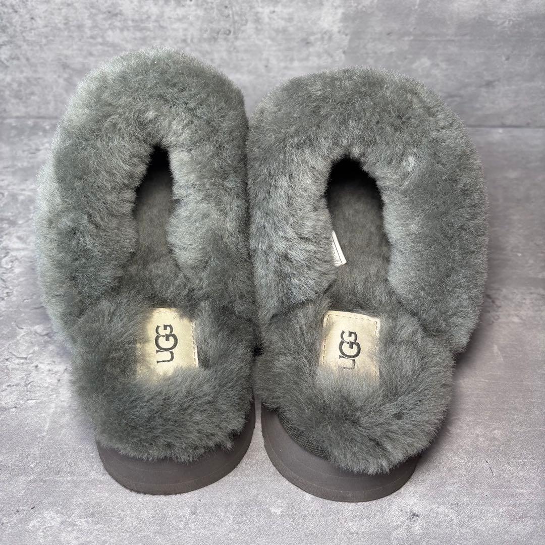 【専用】UGG アグ　新品　ディスケット　ロゴ サンダル 希少デザイン