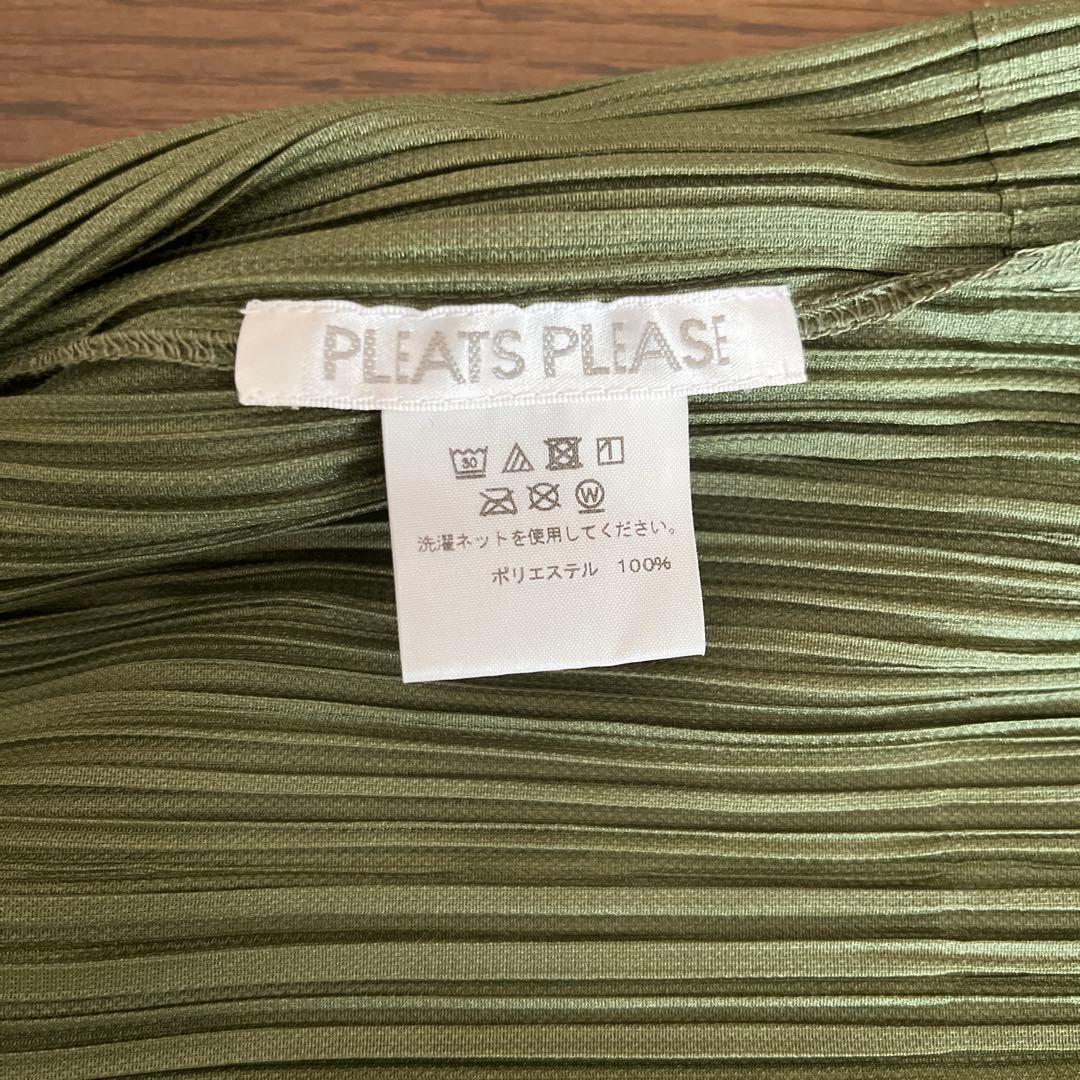 プリーツプリーズ　オリーブグリーン プリーツ 長袖カーディガン