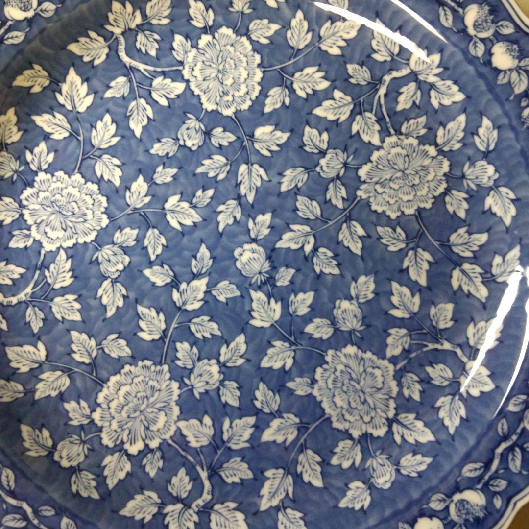 橘吉の青い花柄の陶磁器皿