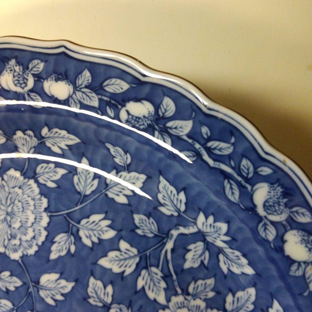 橘吉の青い花柄の陶磁器皿