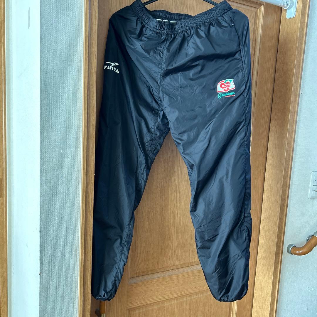 Finta フード付きウィンドブレーカー 黒　上下セット