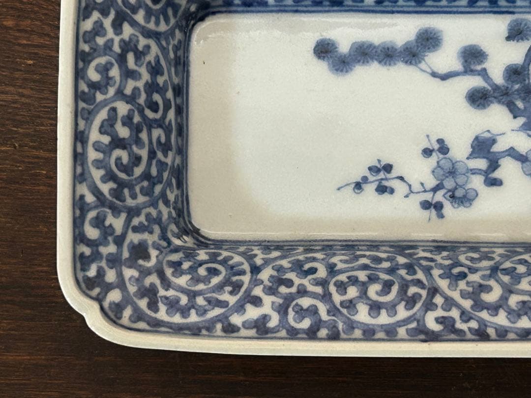 古伊万里　染付　蛸唐草松梅文長皿　江戸中期　❸ (小さなキズ、スレ有)