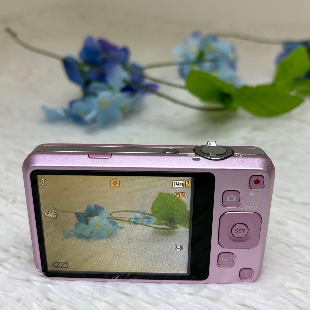 美品　CASIO カメラ　エクシリム　EX-Z800 充電器　ピンク コンデジ