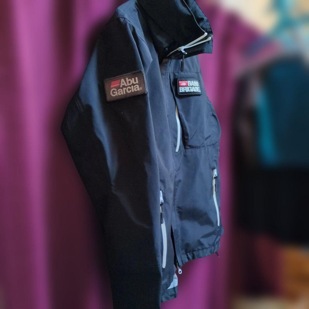 ★ ABU GARCIA X BASS BRIGADE レインスーツ★