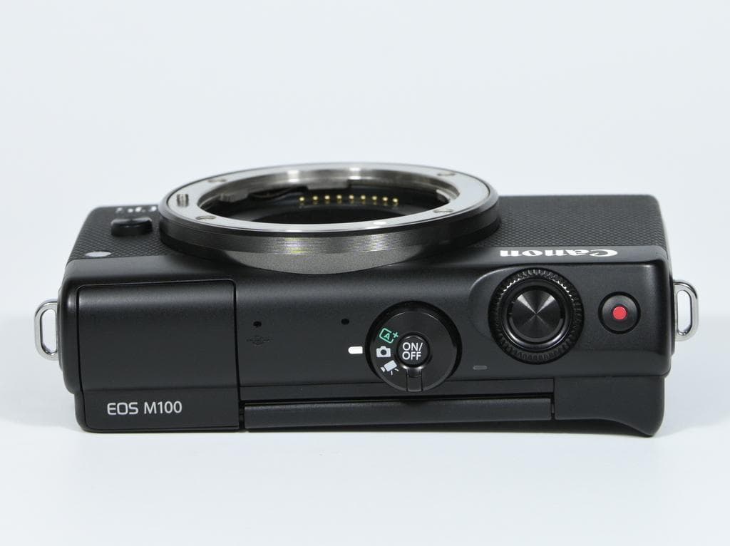 【ほぼ新品】 キヤノン　Canon EOS M100 ダブルレンズキット