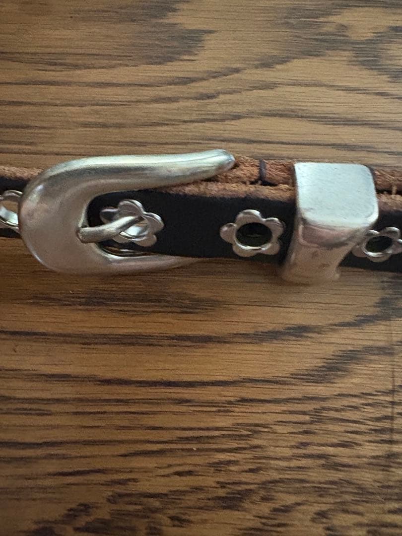 小物 OUR LEGACY BELT 2CM FLOWERS ON BLACK