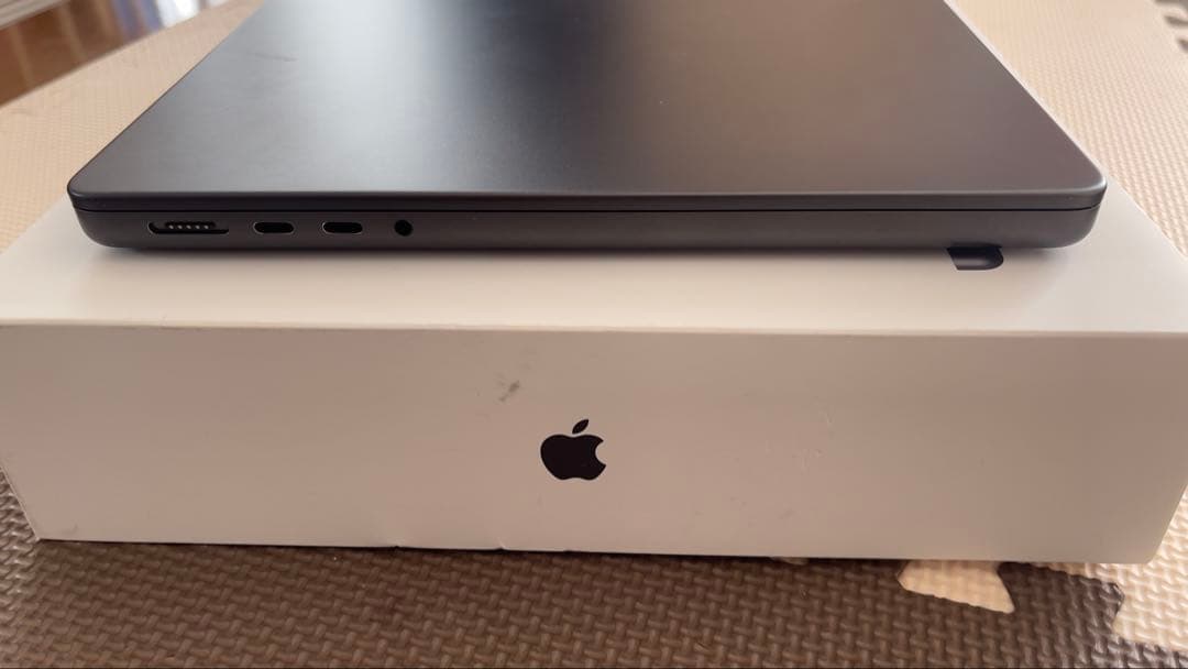 M4Max MacBook Pro14インチスペースグレー