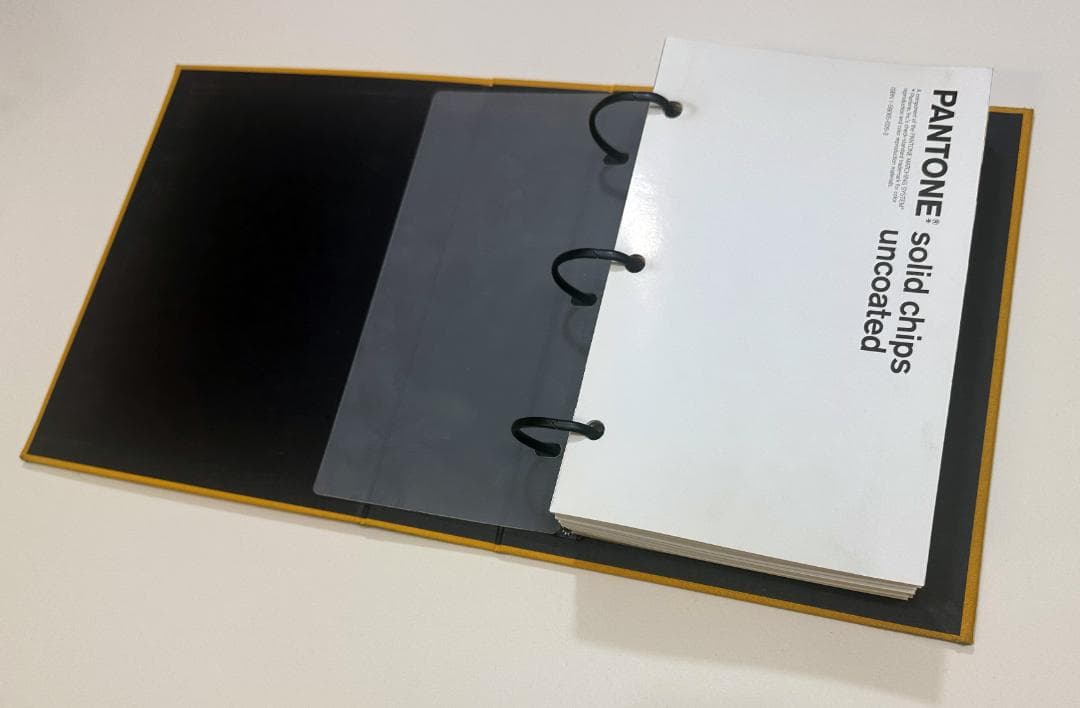 PANTONE色見本集3種セット（ソリッド／マット／アンコート）